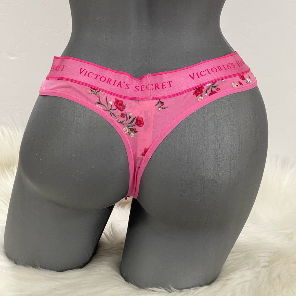 VICTORIAS SECRET LOGO COTTON THONG PANTY UNDERWEAR. NWT